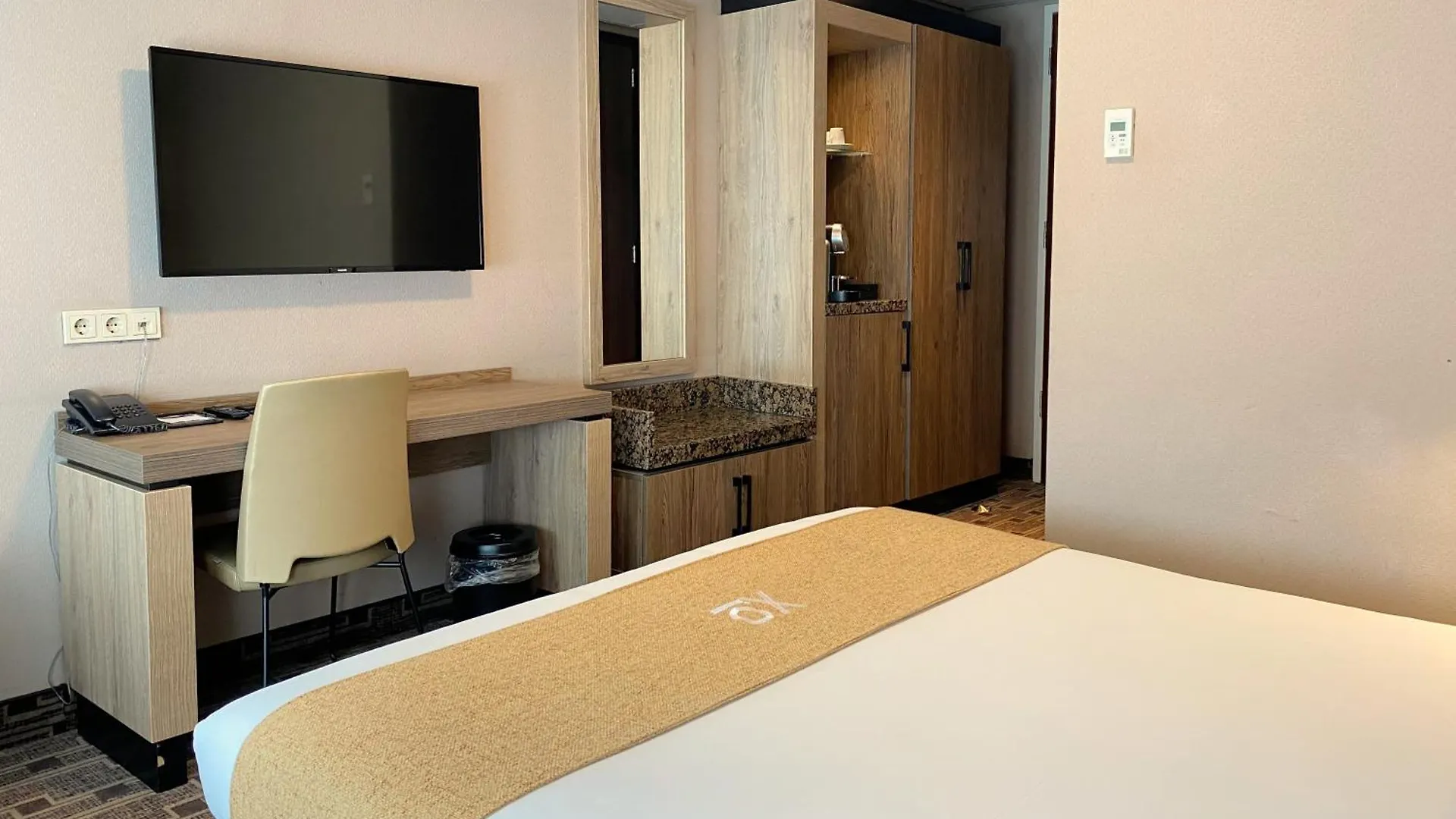 ***  Xo Hotels Blue Square Amsterdam Netherlands